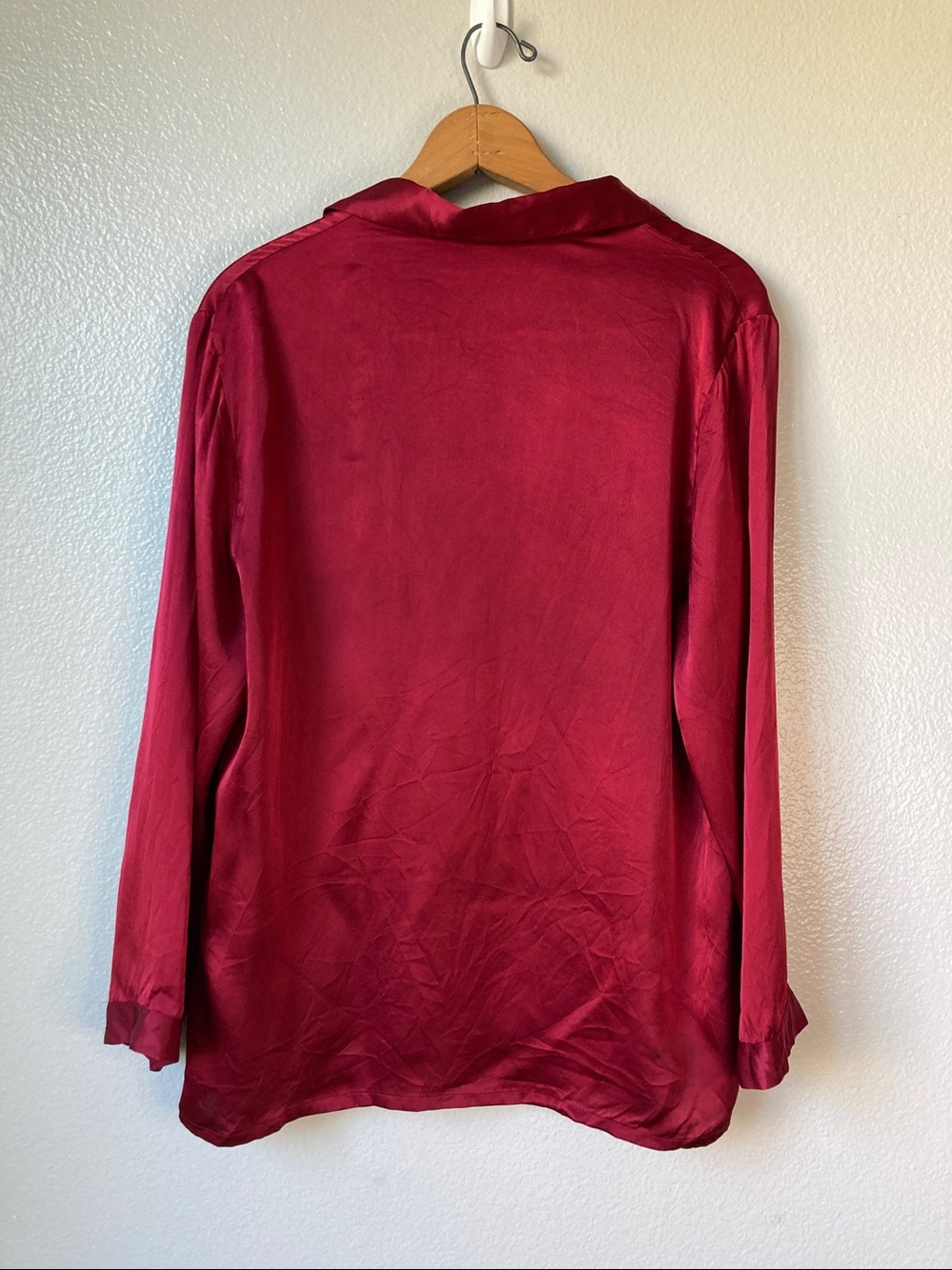 Lilysilk 22 Momme Mulberry Silk Pajama top Button Front Claret sz S *READ* - Picture 5 of 11